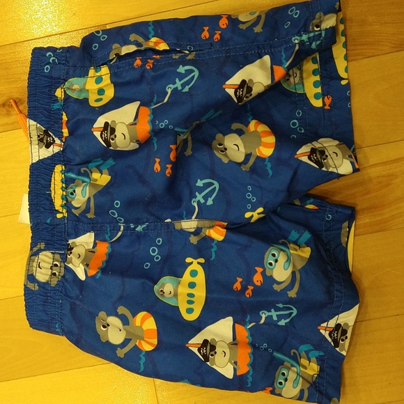 3/20$ 2T swim short with animals sailing in submarine fishes snorkeling - Picture 3 of 6